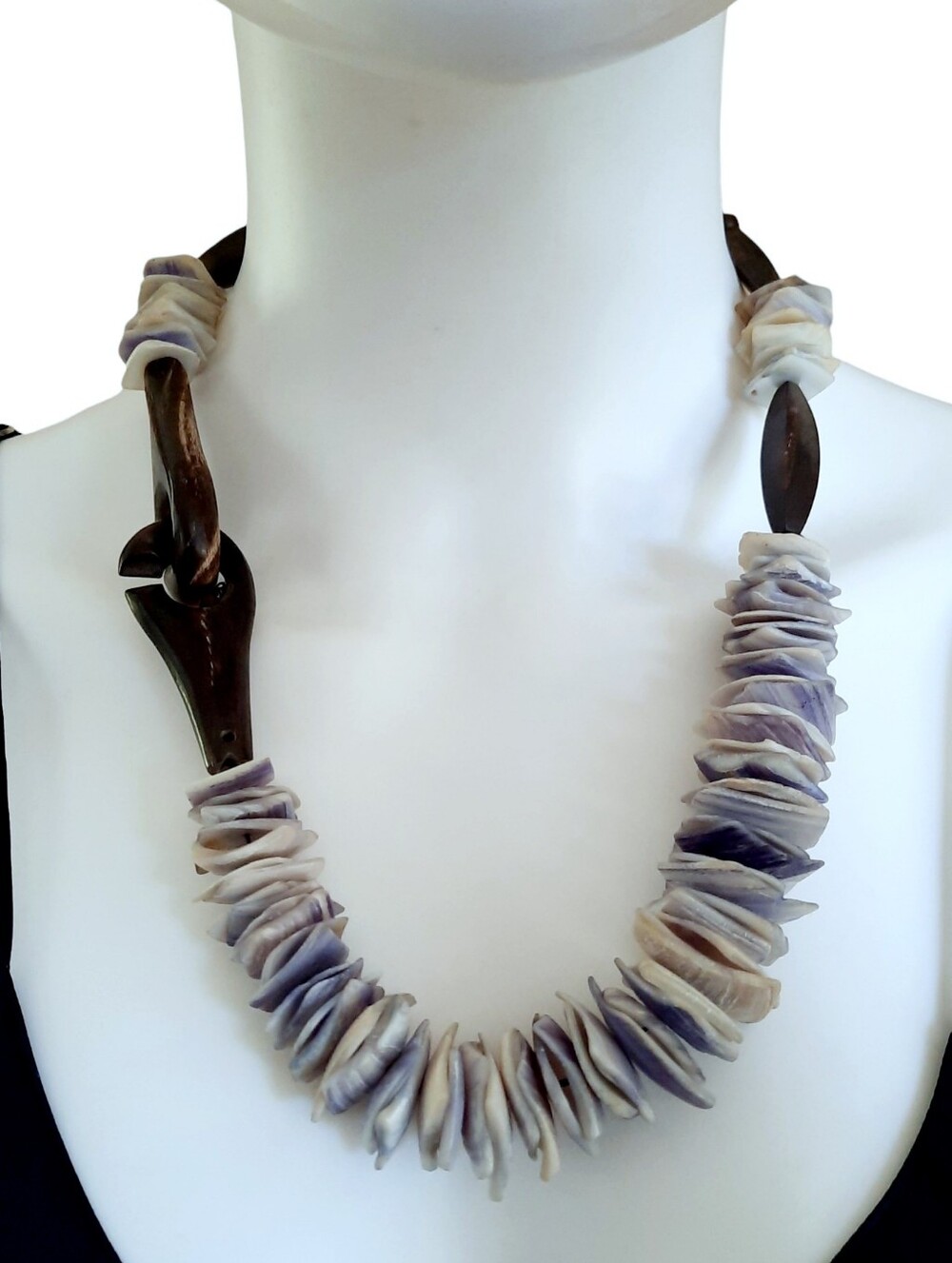 Vintage MONIES By GERDA LYNGGAARD Horn & Shell Art-To-Wear Necklace Unsigned